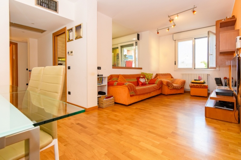 Appartamento BOLLATE vendita   Via LEGNANO M&C Studio Immobiliare di Corradini Paolo e C. S.a.s.