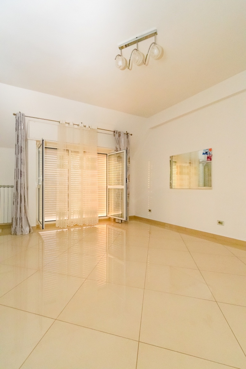 Appartamento BARANZATE vendita   Via MONTE BISBINO,28 M&C Studio Immobiliare di Corradini Paolo e C. S.a.s.