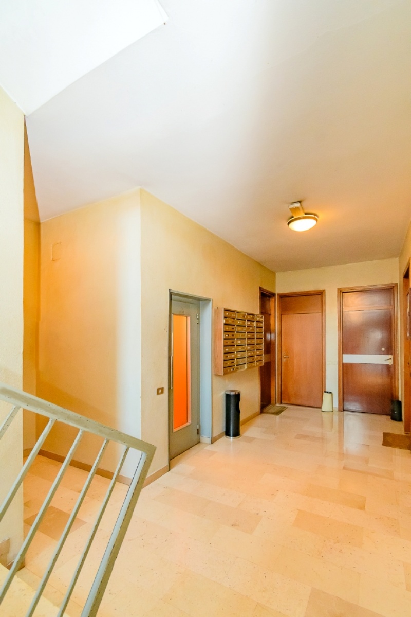 Appartamento BARANZATE vendita   Via MONTE BISBINO,28 M&C Studio Immobiliare di Corradini Paolo e C. S.a.s.