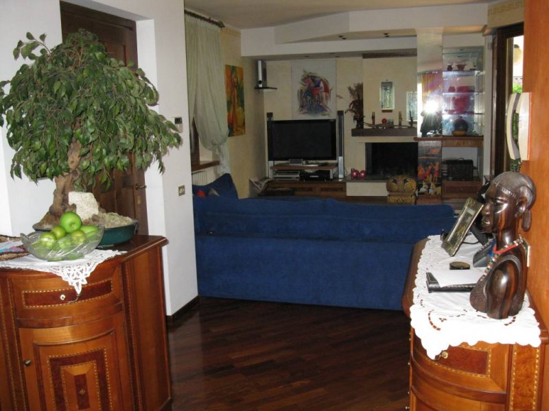 Villa GARBAGNATE MILANESE vendita    Yucca snc CERCOCASA