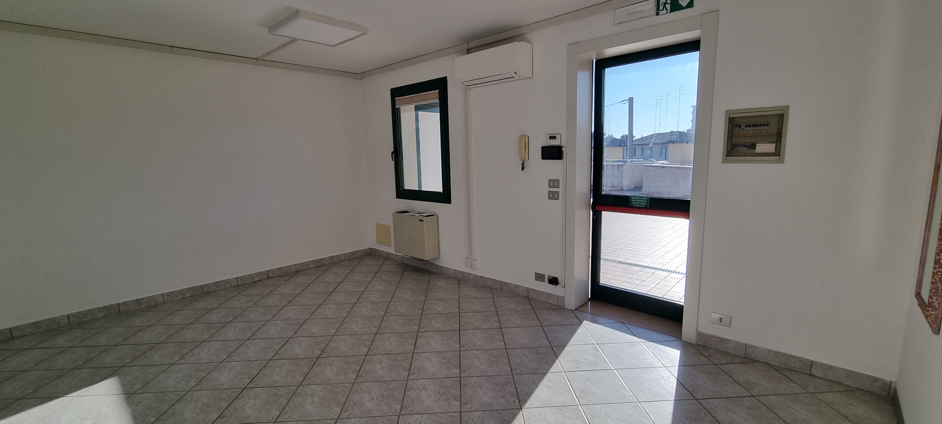 Foto 8 di 13 - Ufficio in affitto a Sacile